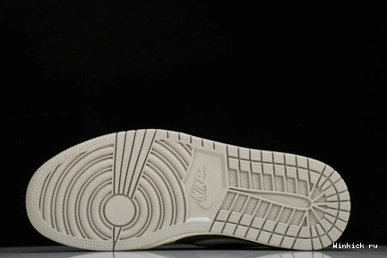 1 Jordan Retro Black Low OG Cement 1031